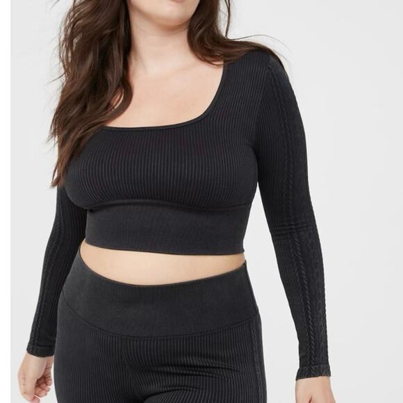 Offline by Aerie NWOT Black Cable Seamless Long Sleeve Cropped Top Small - Picture 1 of 8